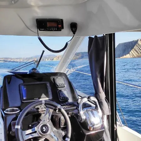 Yate De Lujo En Costa Brava