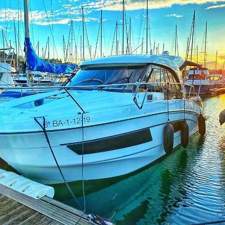 Hotel en barco Yate De Lujo En Costa Brava Gerona